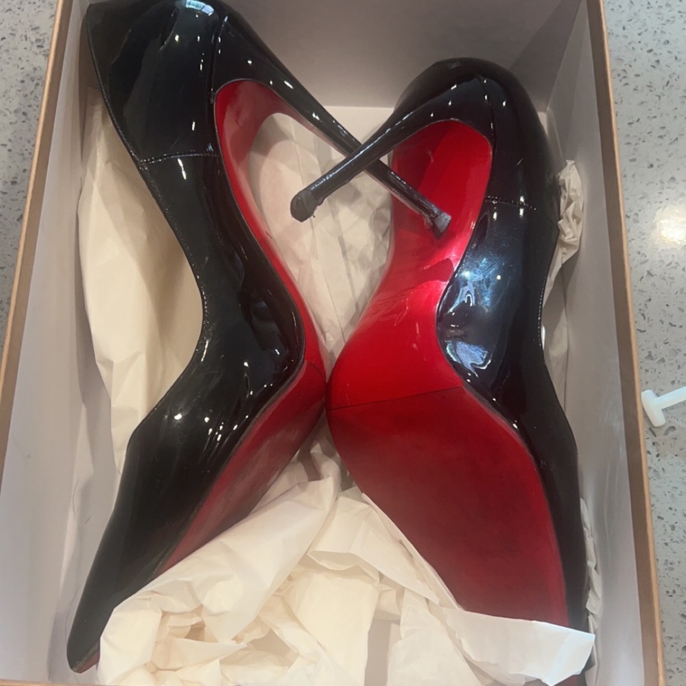 Christian louboutin so kate black heels in perfect condition